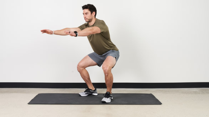 Cara menghilangkan hip dips sebenarnya lebih ke menyamarkan saja. Kalau kamu penasaran langkah-langkahnya, yuk langsung cek selengkapnya melalui pembahasan ini!